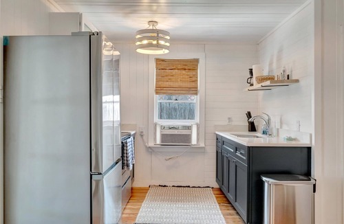 Sunset Beach House | Bay Breeze Cottage