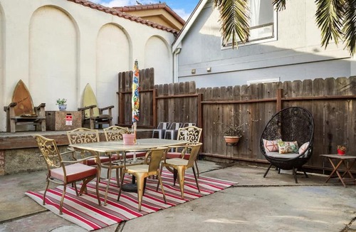 Sharp Park Apartment | Beach Block 2-Bed with Coastal Palm Trees and Yard
