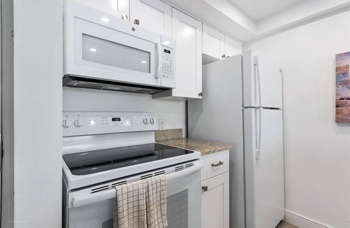 Hutchinson Island South Apartment | Beach Condo/High-End Finishes/Island Beach Resort/No Cleaning Fee/Condo 316
