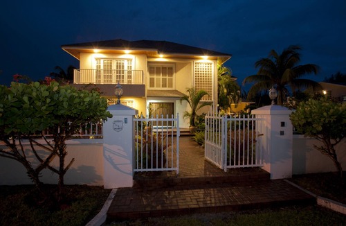 Nassau House | Beautiful 4bd rm home near Saunders Beach BOOK NOW! ENJ A RND OF GOLF