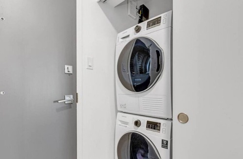 Riley Park Apartment | Beautifully Designed 1-Bedroom Apartment