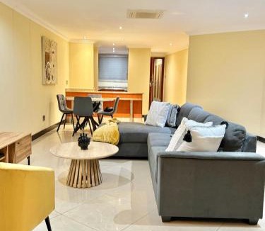 Durban Point Apartment | Ben's Stylish Lake View Apartment