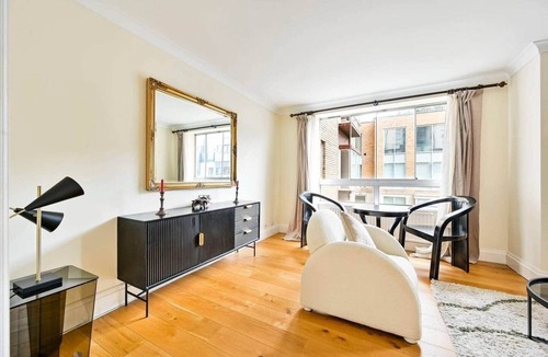 Belgravia House | bloomrooms@HydePark | Knightsbridge | Harrods