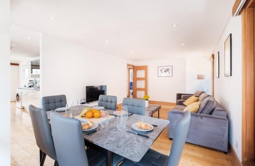 The City of London Apartment | BnBNova - 2BR 2BA Penthouse with Terrace - Heart of Holborn