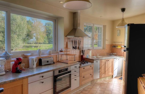 Villandry Cottage | Charming 17th-Century Farmhouse with Garden, Terrace, Modern Amenities, and Wi-Fi in Villandry