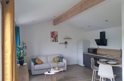 Bieujac Apartment | Charming apartment with garden and private pool