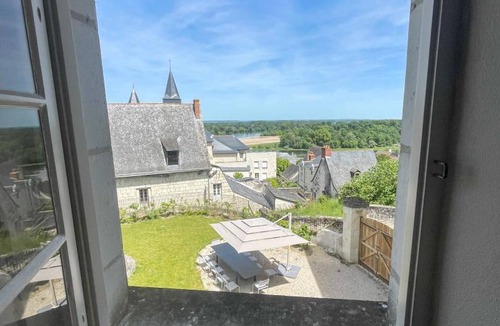 Candes-Saint-Martin Cottage | Charming cottage in Candes-St-Martin - 8 guests