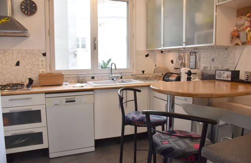 Saint-Gervais Apartment | Charming flat in the heart of Paris on the Seine