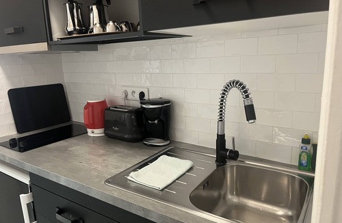 Porte-Saint-Martin Apartment | Charming large Studio Center Paris, the lively and fashionable neighborhood