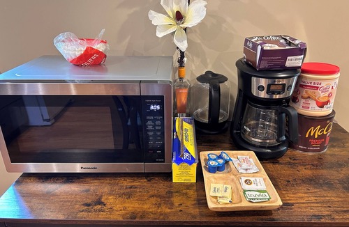 Bayshore Heights Apartment | Cheerful 3BR 3BA w/free parking easy access to San Francisco Airport/Downtown