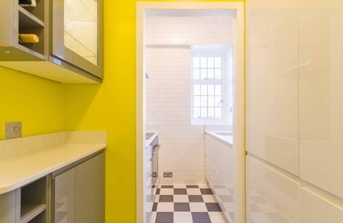 St. Pancras Apartment | Chic 1 Bed Studio Flat in Popular Bloomsbury