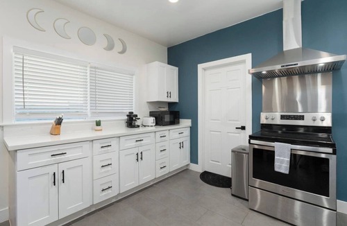 Garfield House | Chic Downtown PHX | Walkable W/BBQ and fire pit