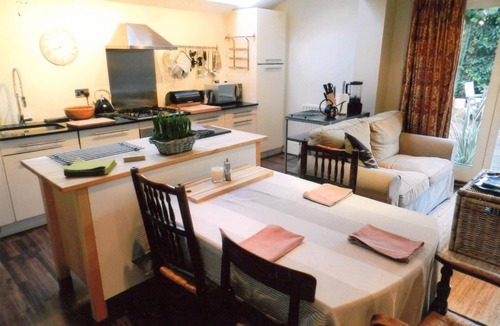 Chiswick Apartment | Chiswick, London,W4, 2 Bedroom Garden Flat.