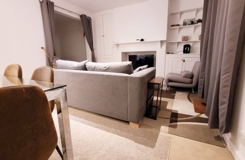 Churchill Apartment | Clean & Cosy Studio in Very Central London | 10-min walk to Victoria Station