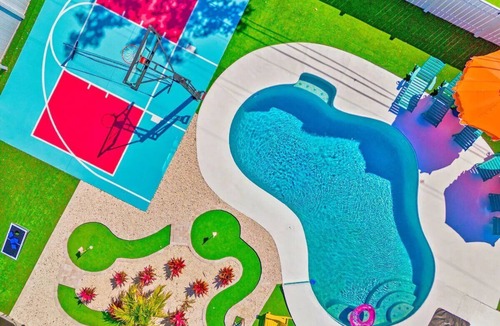Clearwater House | Clearwater Dream! Singles Pickleball, Heated Pool