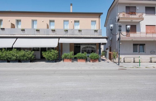 Peraga House | Comfortable room with private bathroom is part of the San Vincenzo Rooms Guest House and is perfect for 2 guests. The accommodation is located in the renovated building in Vigonza, which is 10 minutes by car from the center of Padua and on the direct rou