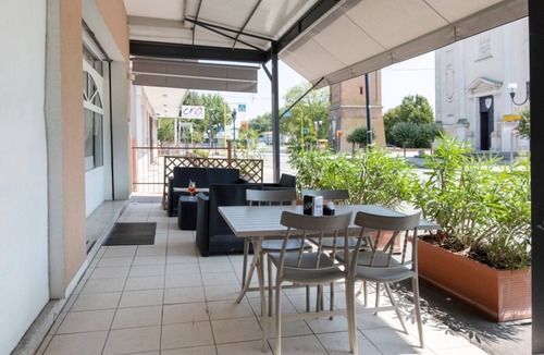 Peraga House | Comfortable room with private bathroom is part of the San Vincenzo Rooms Guest House and is perfect for 2 guests. The accommodation is located in the renovated building in Vigonza, which is 10 minutes by car from the center of Padua and on the direct rou