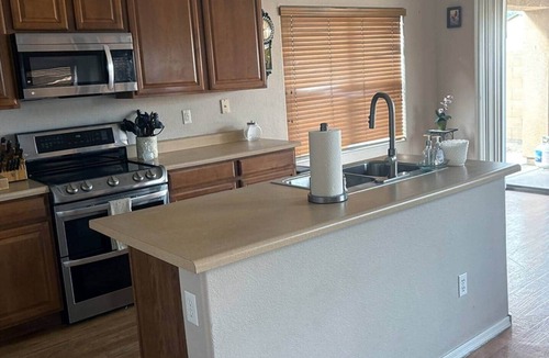 Glendale House | Comfy two-story home close major venues.