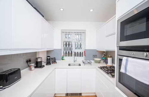 Canonbury Apartment | Cosy 1 Bedroom Flat Nestled in De Beauvoir Town - Pass the Keys