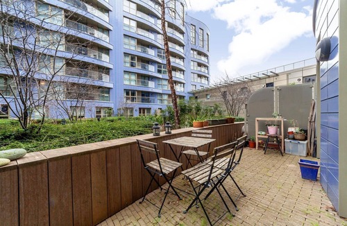 Highbury West Apartment | Cosy Central Urban Retreat in Highbury & Islington