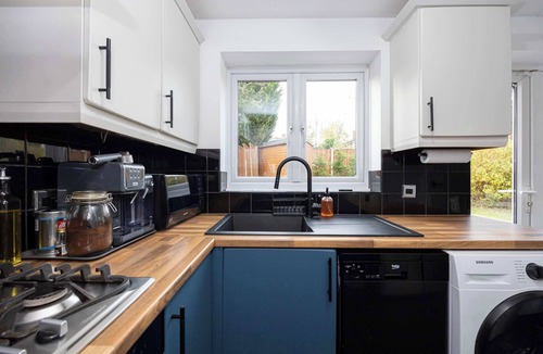Whitefield House | Cosy home in the heart of Whitefield