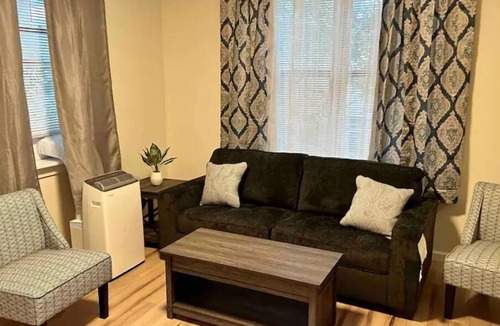 South Medford Apartment | Cozy Apartments/Traveler's Den