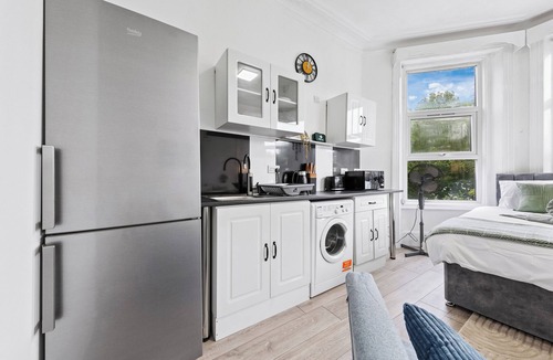 Fortune Green Apartment | Cozy & Spacious Central LDN Studio - 15Mins To City Centre! Train station nearby