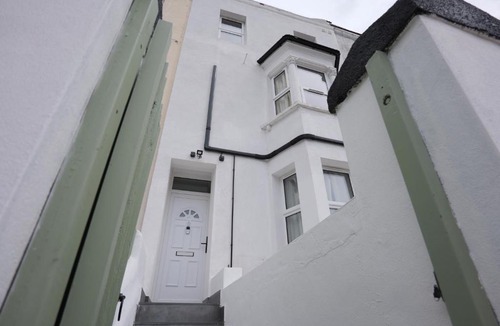 Woolwich Apartment | Deaf Property - Woolwich Elizabeth Line Studios