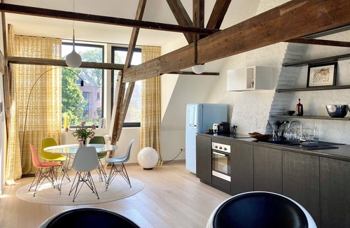 Stationsbuurt Noord Apartment | Design penthouse in the museum area, walking distance from the Ghent city center