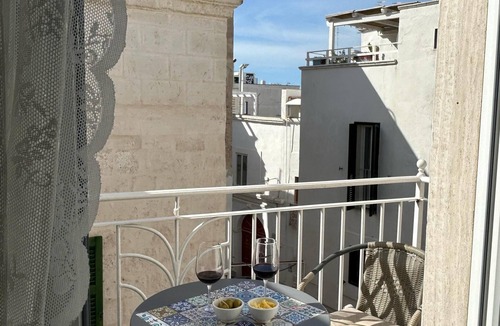 Centro Storico House | DIMORA ERIDE 2 Deluxe Apartment in Old Town with Balcony & Panoramic Terrace