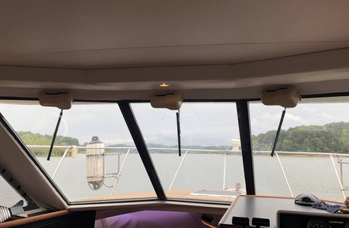 Dandridge Boat Rental | DOCKED-Modern Clean Houseboat on Douglas Lake, TN