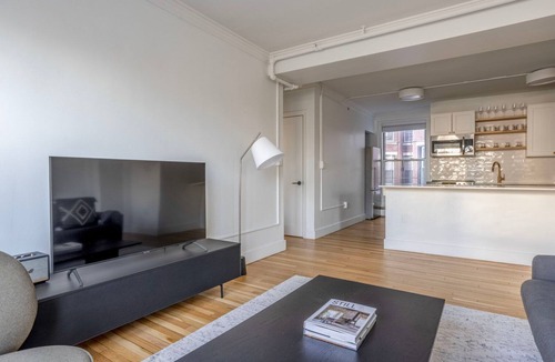 North Brookline Apartment | Dreamy Brookline 2BR w/Gym & W/D, nr Restaurants, by Blueground