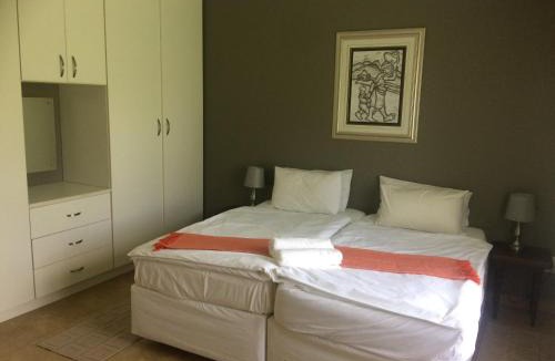 Lidgetton West Apartment | Edi's B&B