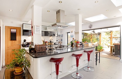 Coombe Vale House | Exceptional 5 Bed House in London Borough of Kingston