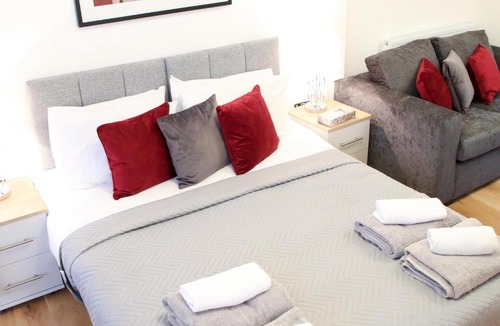 Sydenham Apartment | Executive Bright and Airy Studio Apartment in Sydenham