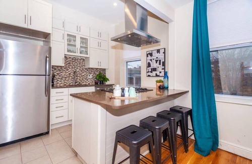 Highland Park House | Expansive Essential Triplex | near T