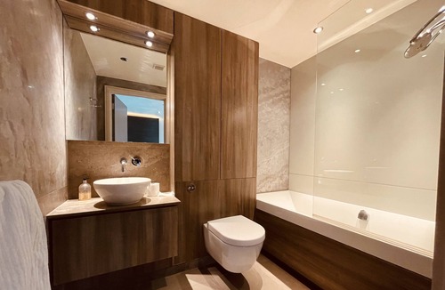 Sands End Apartment | Fantastic Flat in Chelsea Harbour
