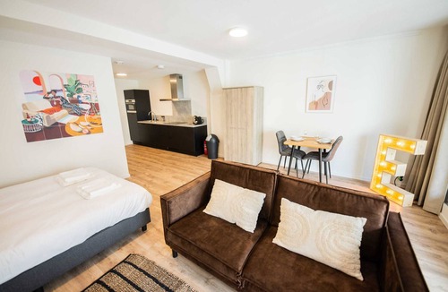 Kop van Zuid Apartment | Fusion serviced studio 45m2 -PRH15F-