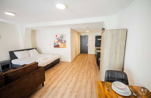 Kop van Zuid Apartment | Fusion serviced studio 45m2 -PRH15F-