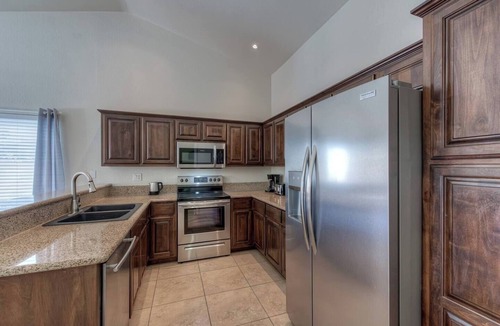 Deer Valley House | Gorgeous Vacation Home with FREE Heated Pool