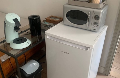 Heilig Kerst House | Inviting two bedroom suite with private bathroom and speed wifi in city centre