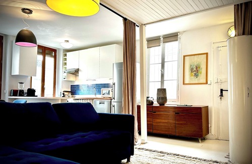 Arts-et-Metiers Apartment | Large studio 2 rooms on a charming and popular street in the Marais
