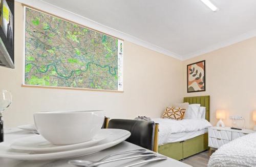 Leyton Apartment | Leyton 1BR Flat Near Tube, 247 Gym, Tennis Court
