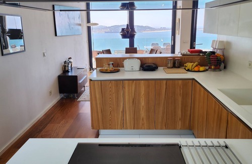 Cruz Quebrada Villa | Lisbon 3 floor 3 bedroom Villa, unique Sea View, Infinity Pool, Terrace, and Gym