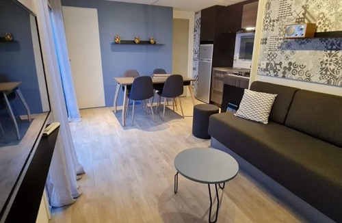 Le Dramont House | Luxury Bungalow/Mobile Home with Ocean View on the Ile d'Or, Saint-Raphaël—Accommodates 4 People