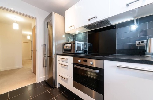 Whittington Apartment | Modern 2 bedroom and 2 Bath Apartment in London - Pass the Keys