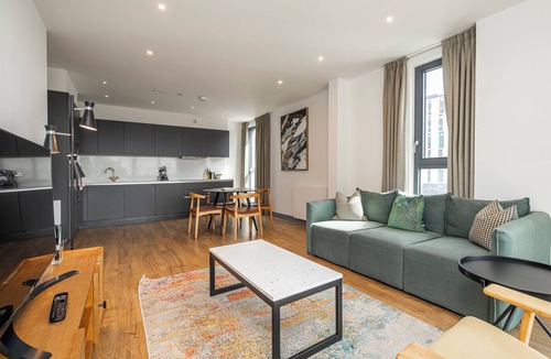 Tottenham Hale Apartment | Modern Meets Urban Living