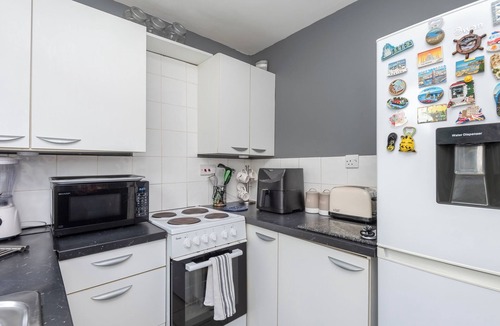 Leytonstone Apartment | Modern Muse Studio Flat – Stylish City Studio with Free Parking & Easy Transport