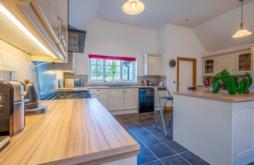 Loch Ness House | Mountain View Lodge by Interhome