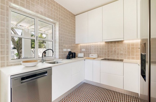 Gale Villa | NEW for 2026 Renovated Galé Beach Villa Pool Walk to the beach